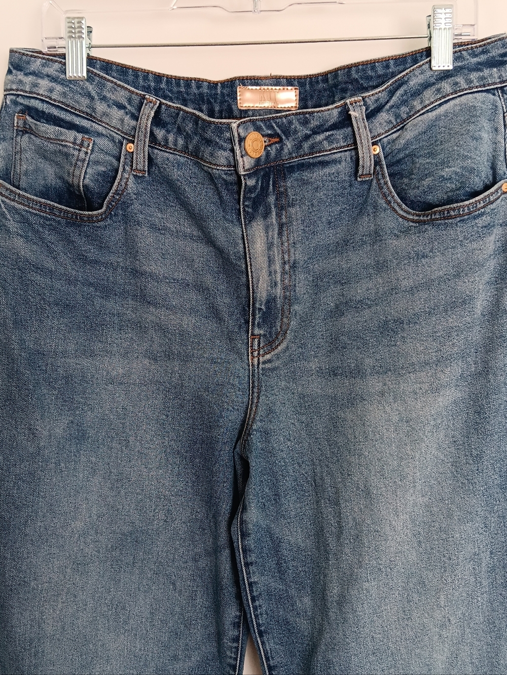 Kut from the Kloth Ashley Slouchy Barrel Medium Wash Jeans - Picture 4 of 7